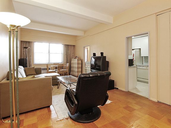 4th image of 177 E Hartsdale Ave APT Lf
