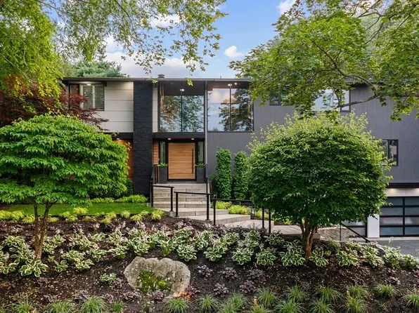43 Peregrine Rd, Newton, MA 02459