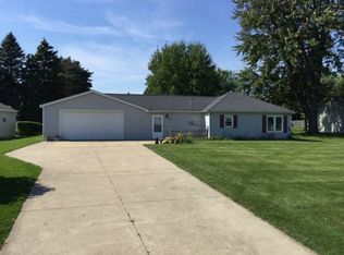 304 Renshar Dr, Auburn, MI 48611