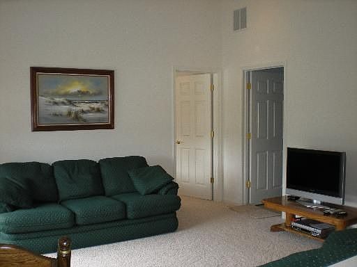 5th image of 1207 E Oakwood Dr