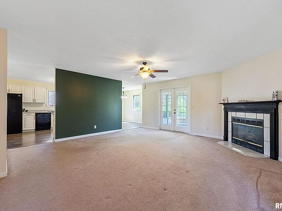 4th image of 2107 Blanchard Ct