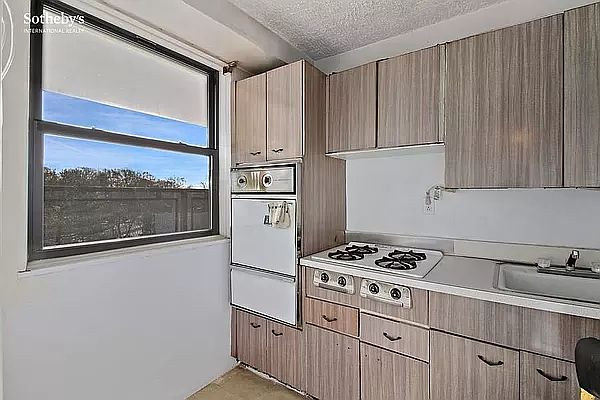 1st image of 4901 Henry Hudson Pkwy W APT 7M