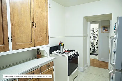 2556 N Murray Ave Photo 1