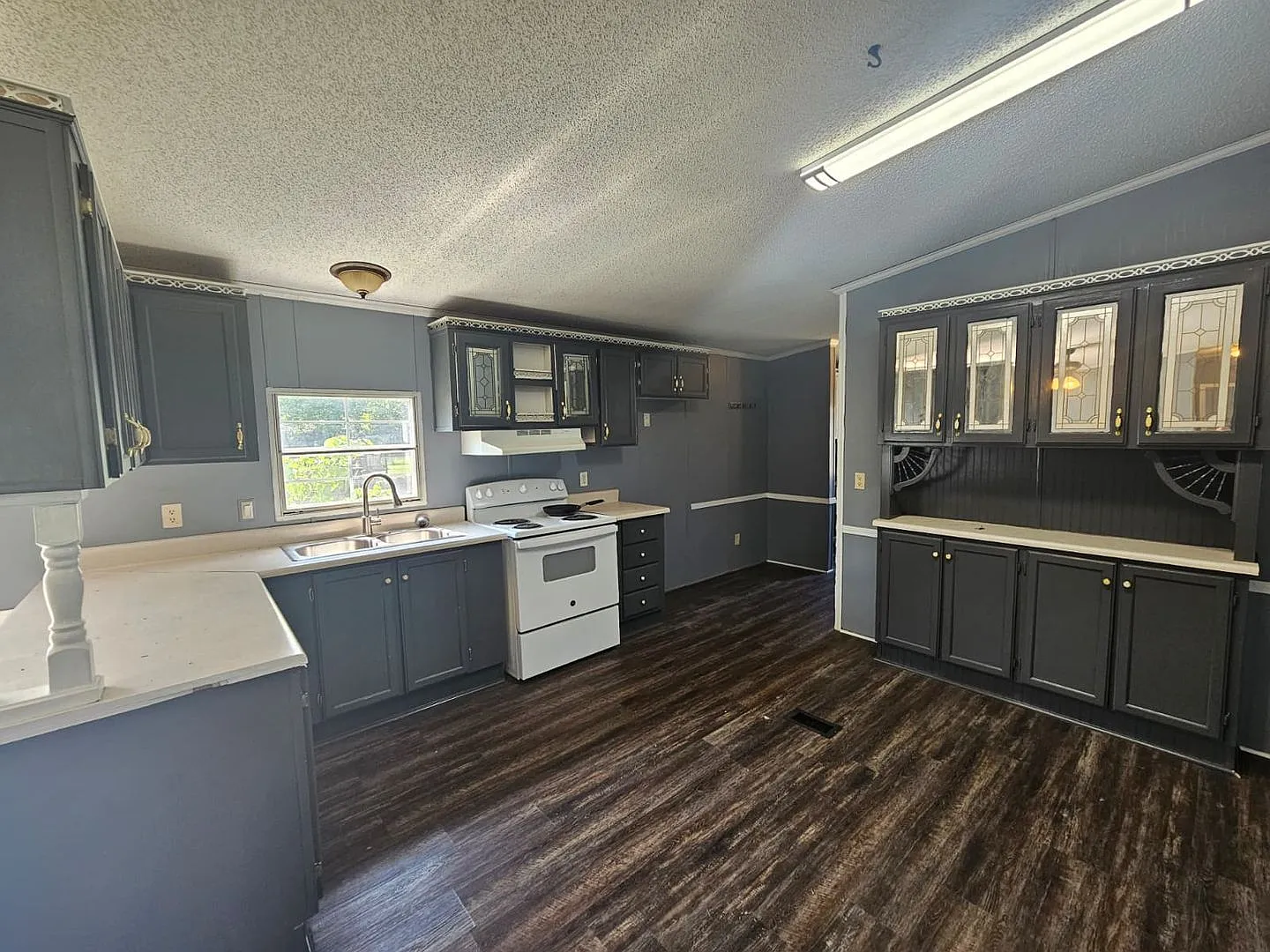 Home in Cabot — Photo 3