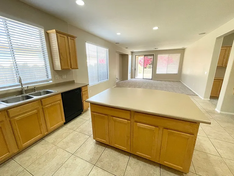 3720 W Rushmore Dr — Photo 11