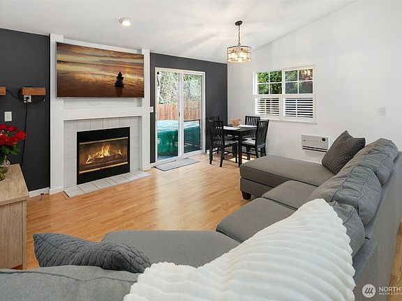 3rd image of 8215 1st Street SE