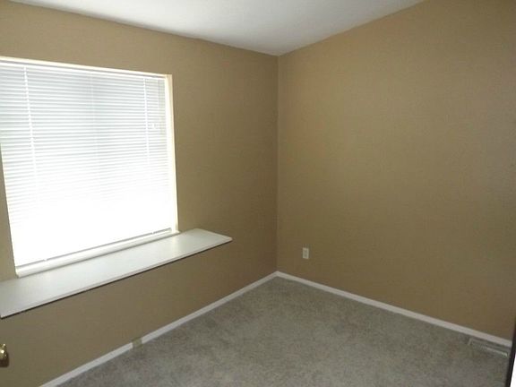 5th image of 715 Quince St Unit 2204