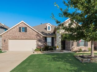 2524 Lakeside Dr, Aubrey, TX 76227