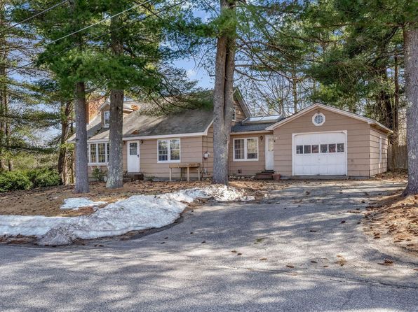 10 Spruce Drive, Gray, ME 04039