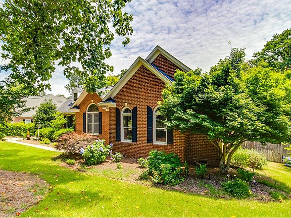 2nd image of 103 N Crescent Lake Way
