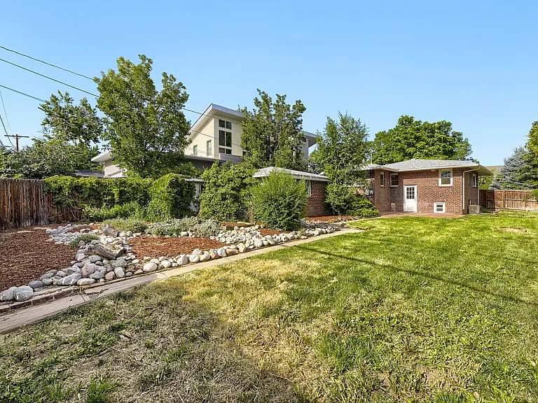 2727 Perry St — Photo 28