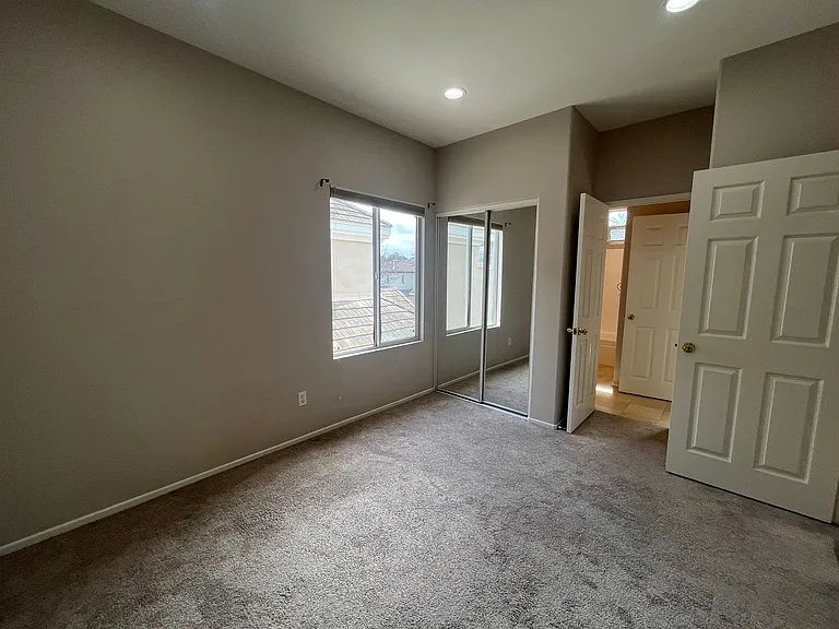 1085 Cottage Way — Photo 18