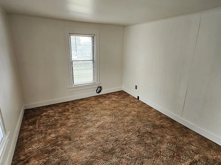 321 Jerome St — Photo 4