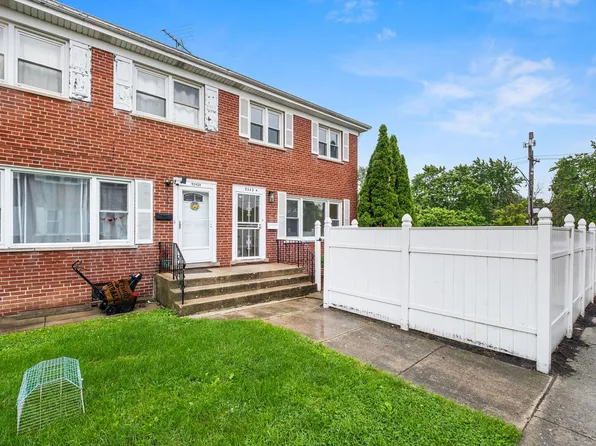 9342 Noel Ave APT A, Des Plaines, IL 60016