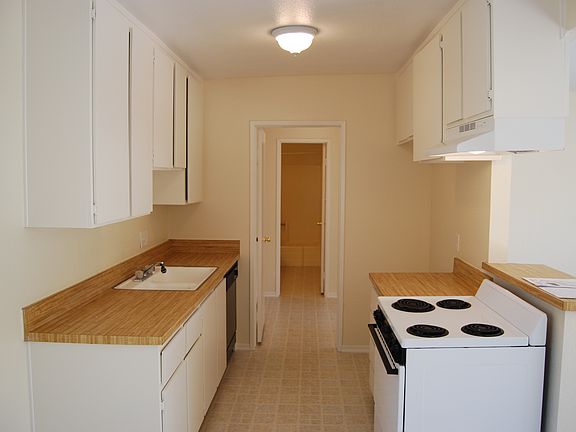 5th image of 1404 Highland Ave APT 8