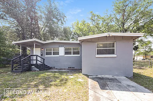 4144 Katanga Dr N Photo 1