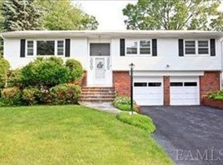 105 Norman Rd, New Rochelle, NY 10804