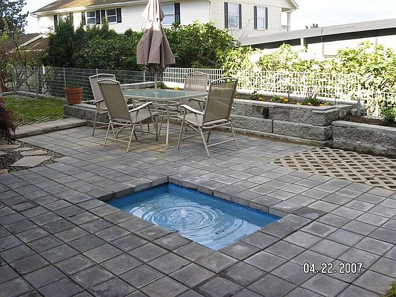 Relaxing back yard patio