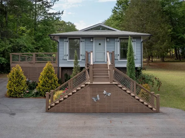 205 Elm Dr, Westminster, SC 29693