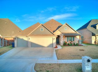 504 Tralee Ln, Yukon, OK 73099