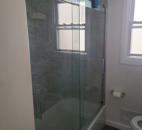 4th image of 1028 Morris St