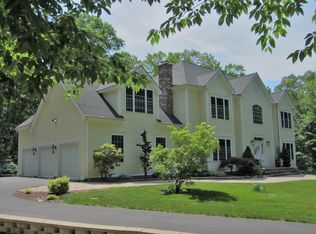 17 Roast Meat Hill Rd, Killingworth, CT 06419