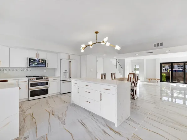 16449 NE 26th Ave #16, North Miami Beach, FL 33160