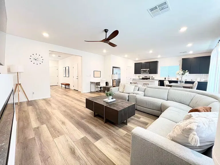 5888 Becklow Gardens Ave — Photo 8