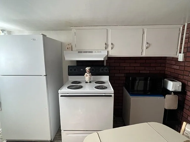 405 W 9th St #B — Photo 9