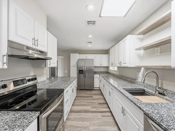 13320 W Stonebrook Dr, Sun City West, AZ 85375