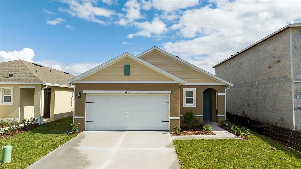 3 bed, 2.0 bath, 1501 sqft, $2,050 — Photo 1