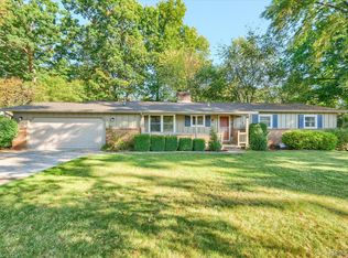 2441 Pollock Rd, Grand Blanc, MI 48439