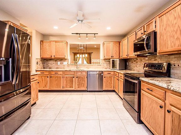2nd image of 3322 S Country Meadows Ln