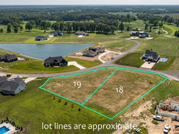 18 Spyglass Ct, Effingham, IL 62401