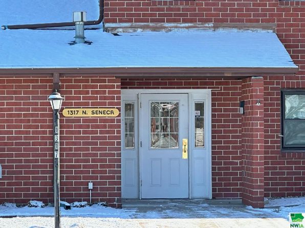 1317 Seneca St APT 307, Storm Lake, IA 50588
