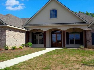 137 Woods Edge Dr, Alexandria, LA 71303