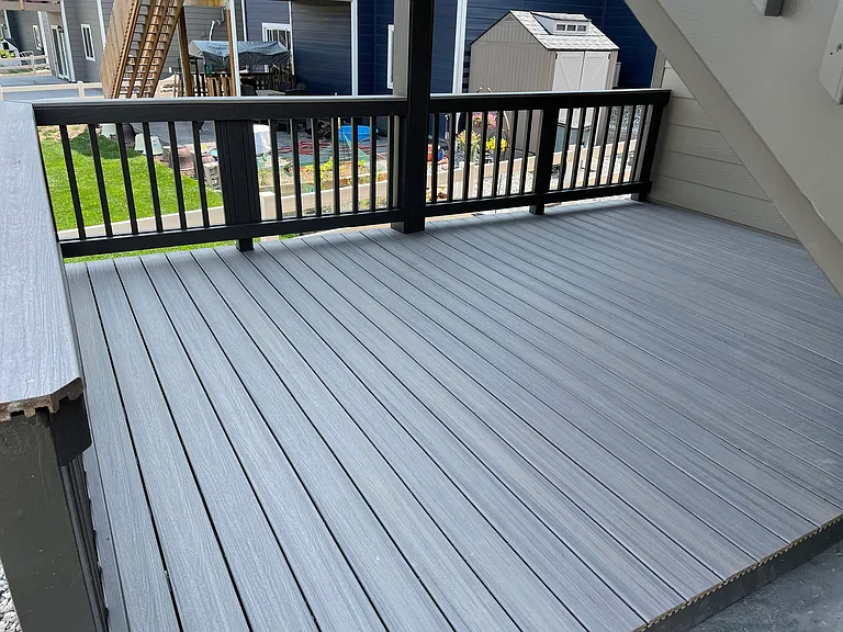 Side view from the oversized lower deck
