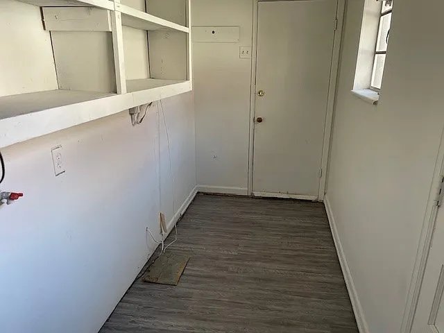 1916 S Millwood Ave — Photo 10