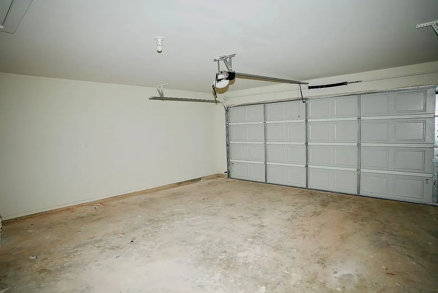 12462 S Maplewood Ave — Photo 2