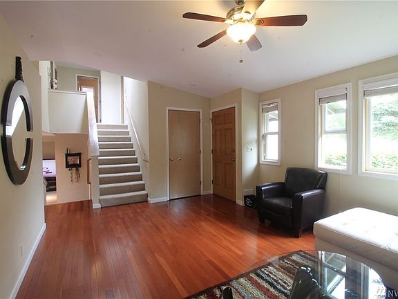 5th image of 9815 128th Ave NE