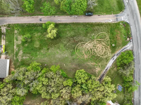 2250 Stella St, Burleson, TX 76028