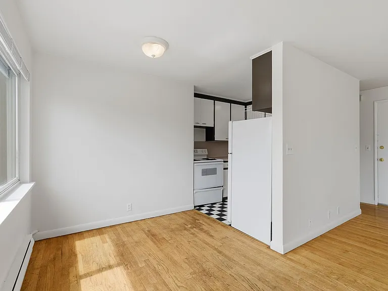372 Aloha St — Photo 23