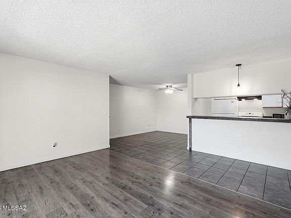 5th image of 824 S Langley Ave Unit 101