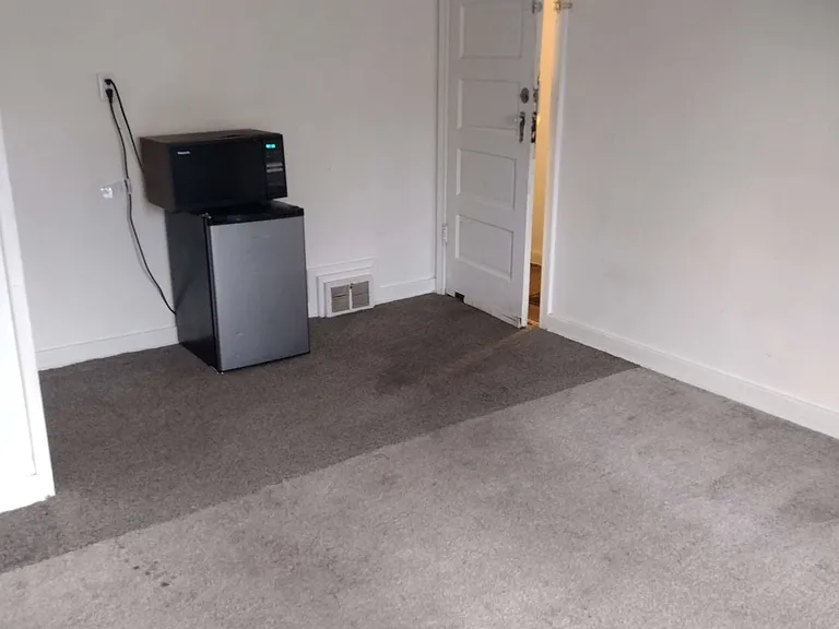 220 N Prairie Ave #8 — Photo 2