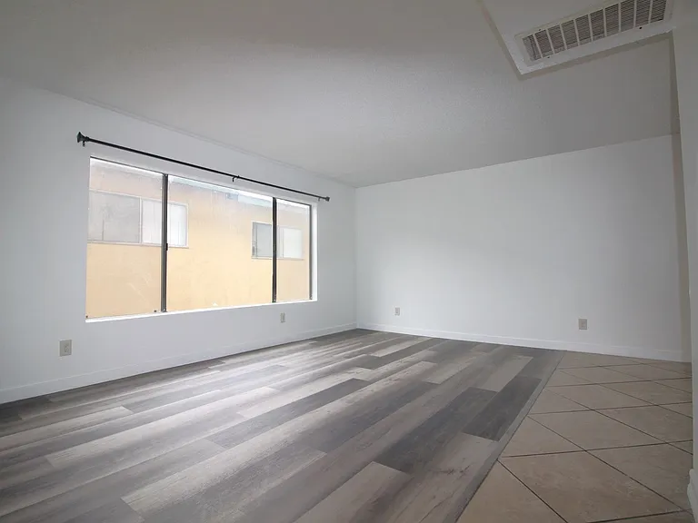 14029 Foothill — Photo 2