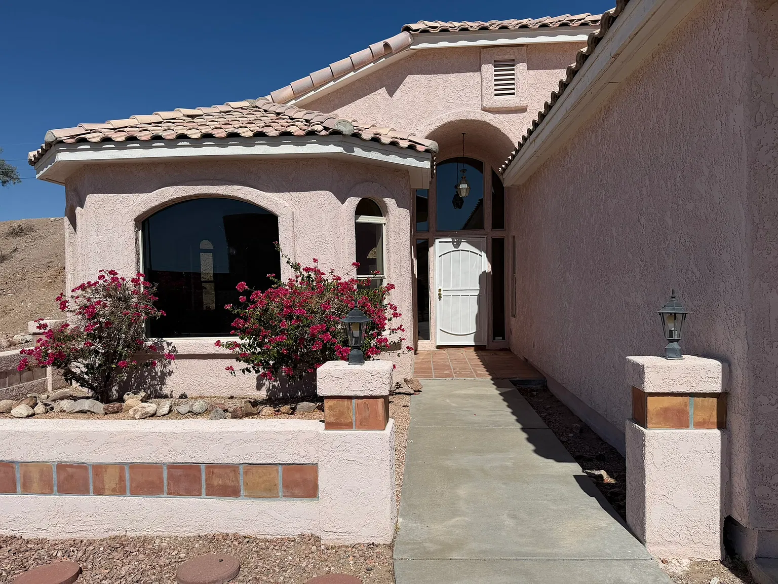 3 bed, 2031 sqft, $2,000 — Photo 2