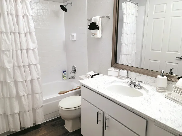 Carrara at Cypress Creek — Photo 9
