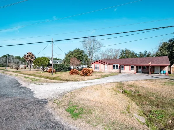 1039 Verboom Road, Winnie, TX 77665