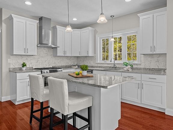 5th image of 223 Gulf St