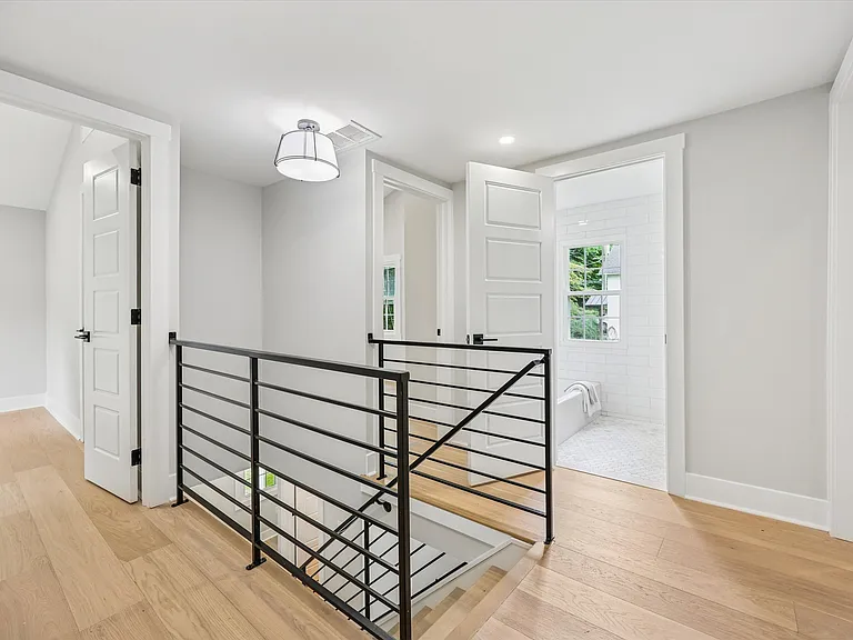 218 Biddulph Rd — Photo 26